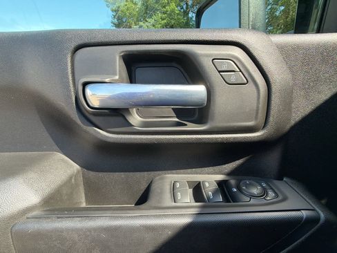 Used 2022 Chevrolet Silverado 2500 Custom w/ Custom Convenience Package AWD/4WD image 19
