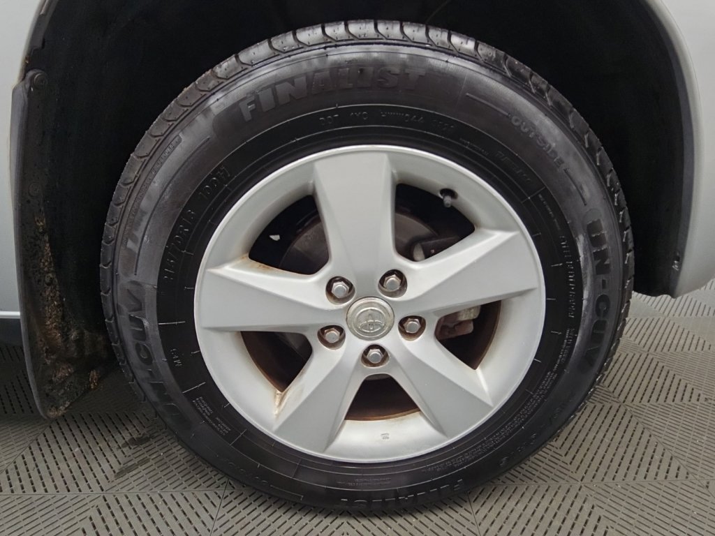 Used 2005 Toyota RAV4 2WD w/ "L" Pkg image 39
