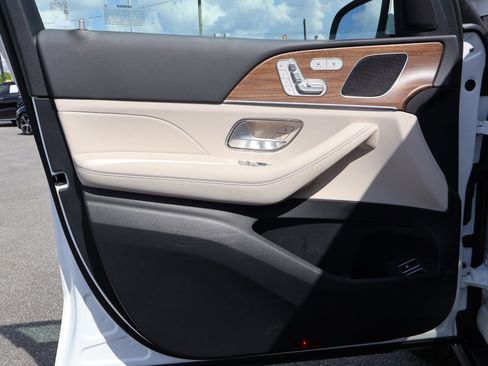 Certified 2025 Mercedes-Benz GLE 450e 4MATIC image 12