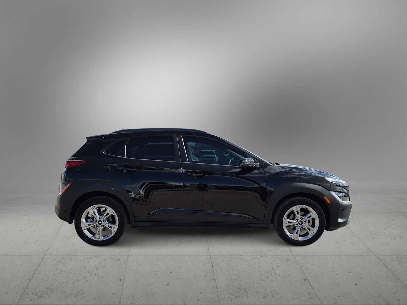 Certified 2022 Hyundai Kona SEL FWD image 9