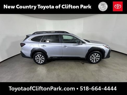 Used 2024 Subaru Outback Premium image 2