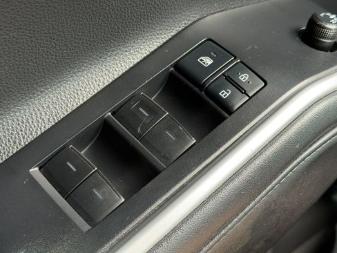 Used 2021 Toyota Highlander XSE FWD image 30