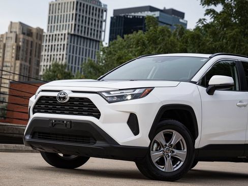 Used 2025 Toyota RAV4 XLE w/ Convenience Package AWD/4WD image 2