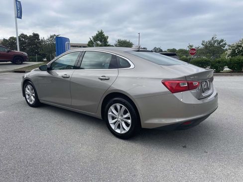 Used 2025 Chevrolet Malibu LT FWD image 4