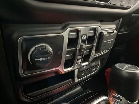 Used 2021 Jeep Gladiator Overland image 20
