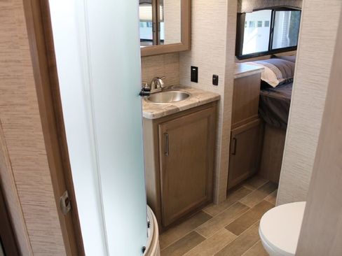 Used 2022 Ford E-450 and Econoline 450 Super Duty w/ Motorhome Prep Package image 28