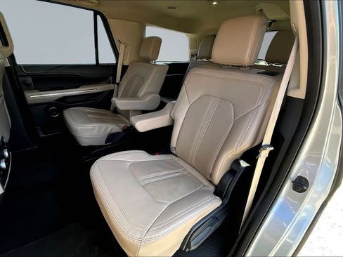 Used 2024 Ford Expedition Limited image 23