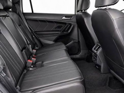 Used 2023 Volkswagen Tiguan SE R-Line AWD/4WD image 18