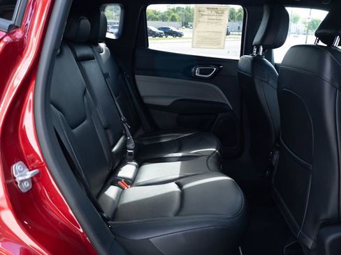 Used 2025 Jeep Compass Limited AWD/4WD image 10