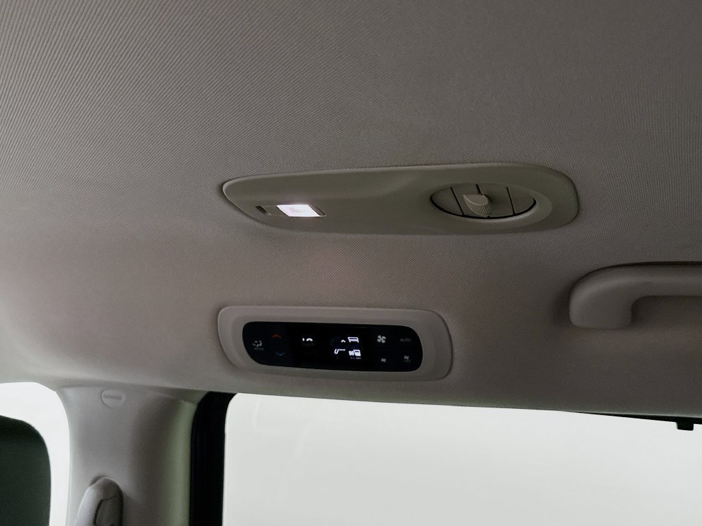 Used 2022 Chrysler Pacifica Touring-L FWD image 25