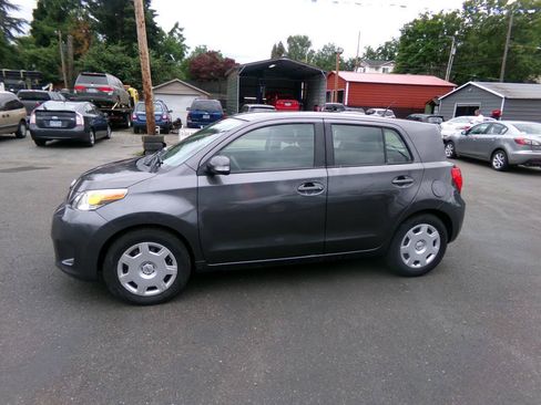 Used 2009 Scion xD FWD image 1