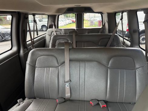 Used 2018 Chevrolet Express 2500 LS w/ Driver Convenience Package RWD image 2