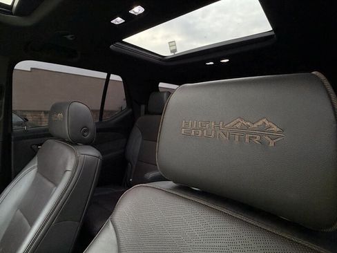 Used 2023 Chevrolet Traverse High Country AWD/4WD image 31