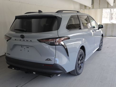 New 2026 Toyota Sienna XLE Woodland Edition AWD/4WD image 8