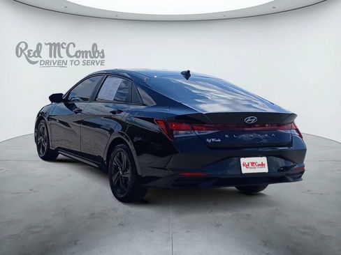 Used 2021 Hyundai Elantra SEL w/ Convenience Package FWD image 3
