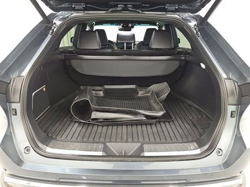 Used 2021 Toyota Venza Limited image 35