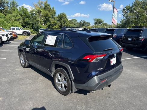 Used 2021 Toyota RAV4 XLE Premium AWD/4WD image 5