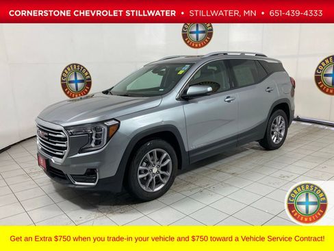 Used 2024 GMC Terrain SLT image 1