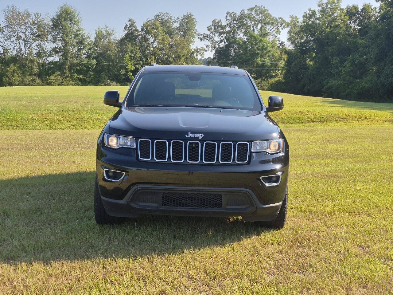 Used 2019 Jeep Grand Cherokee Laredo w/ Laredo X Package RWD image 15