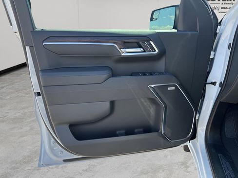 New 2026 GMC Sierra 1500 SLT w/ SLT Convenience Package image 25