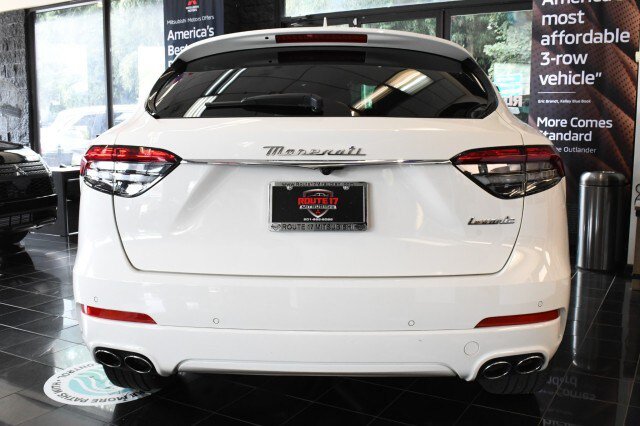 Used 2023 Maserati Levante GT AWD/4WD image 14