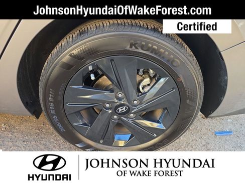 Certified 2023 Hyundai Elantra SEL w/ Preferred Accessory Package image 38