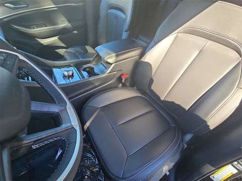 New 2025 Jeep Grand Cherokee L Limited w/ Black Appearance Package image 17