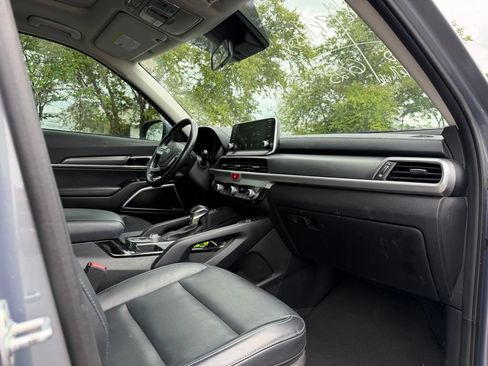 Used 2020 Kia Telluride S w/ S 8 Passenger Seating Package AWD/4WD image 32