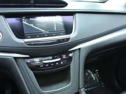 Used 2018 Cadillac XT5 Luxury w/ Driver Awareness Package image 19