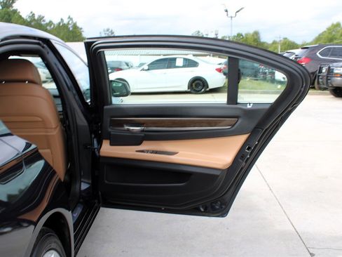 Used 2012 BMW 750Li xDrive image 29