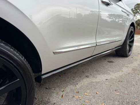 Used 2018 Lincoln Navigator Select w/ Technology Package image 26