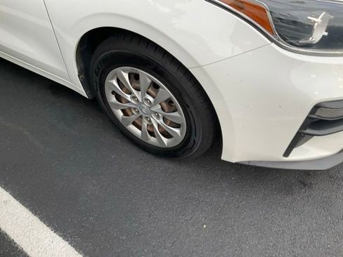 Used 2020 Kia Forte Sedan FWD image 3