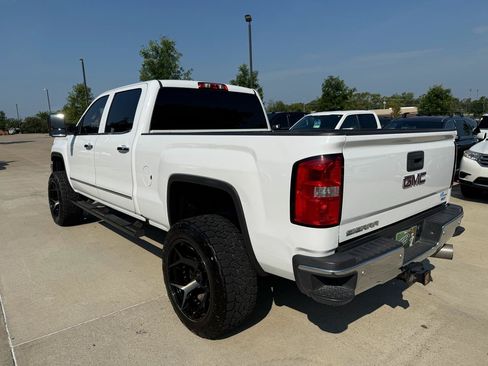 Used 2019 GMC Sierra 2500 SLT w/ Duramax Plus Package AWD/4WD image 7
