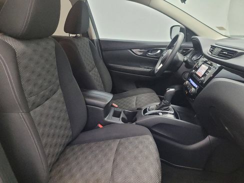 Used 2018 Nissan Rogue Sport SV image 21