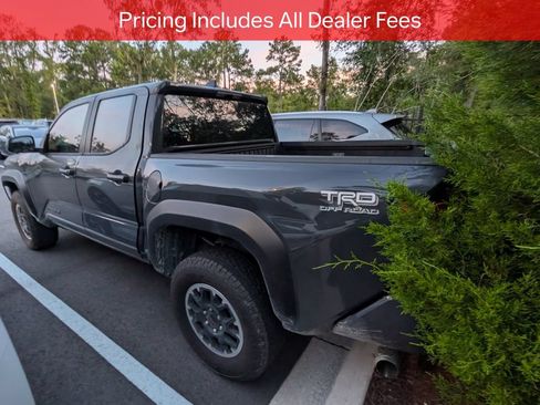 Certified 2025 Toyota Tacoma TRD Off-Road AWD/4WD image 5