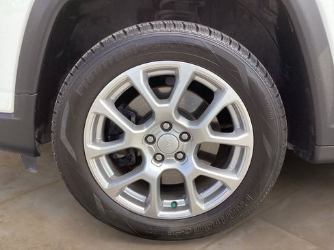Used 2023 Jeep Compass Latitude AWD/4WD image 32