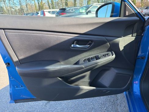 Used 2023 Nissan Sentra SV image 11