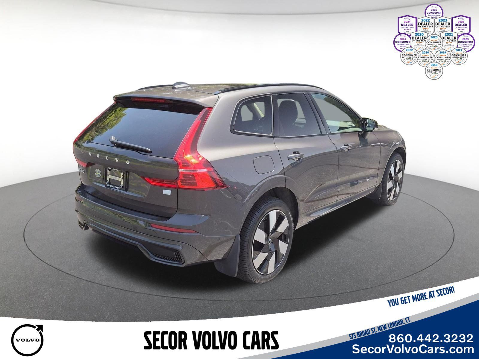 Used 2024 Volvo XC60 T8 Plus w/ Climate Package AWD/4WD image 6