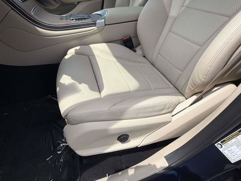 Used 2022 Mercedes-Benz GLC 300 4MATIC image 21