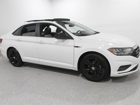 Used 2020 Volkswagen Jetta R-Line w/ R-Line Cold Weather Package FWD image 1