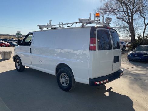 Used 2009 Chevrolet Express 2500 image 9