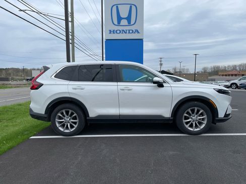 Used 2023 Honda CR-V EX image 3