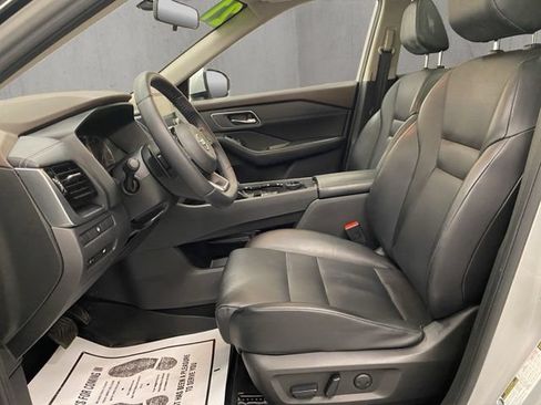 Used 2021 Nissan Rogue SV w/ Premium Package AWD/4WD image 8