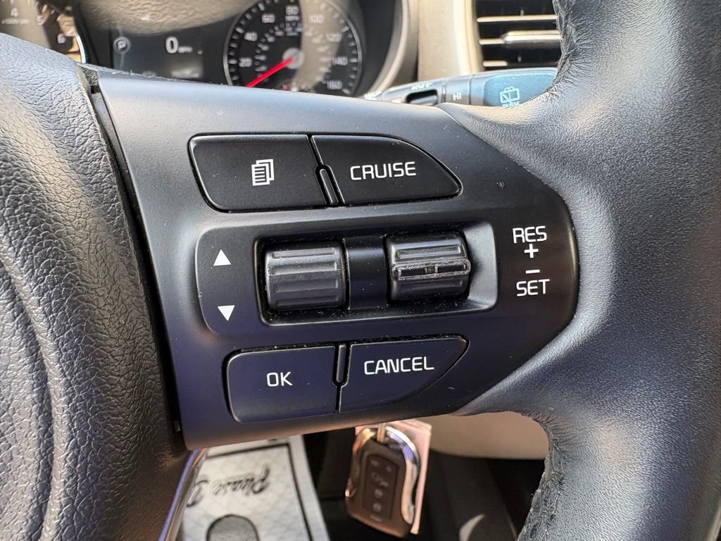 Used 2018 Kia Sorento FWD image 12
