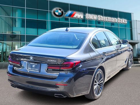 Certified 2023 BMW 530e w/ Convenience Package image 4