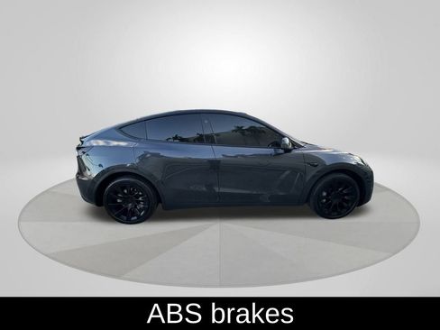Used 2024 Tesla Model Y Long Range image 8
