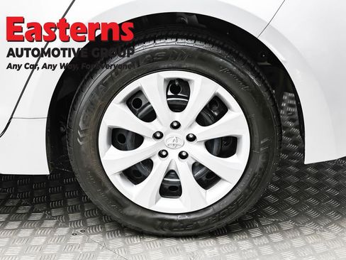 Used 2023 Toyota Corolla LE image 8