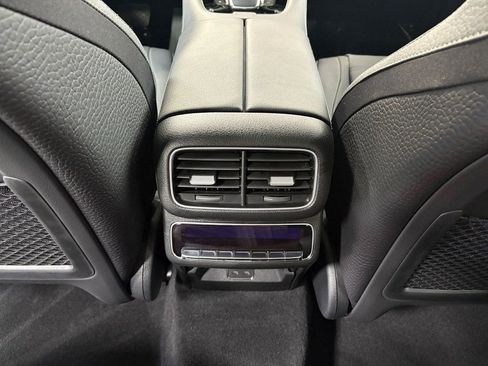 Used 2024 Mercedes-Benz GLE 450 4MATIC w/ AMG Line Exterior image 28