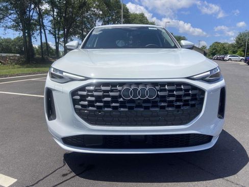 New 2025 Audi Q5 Premium Plus image 2