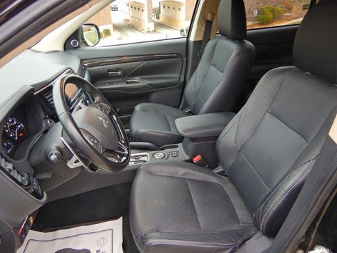 Used 2016 Mitsubishi Outlander GT image 13